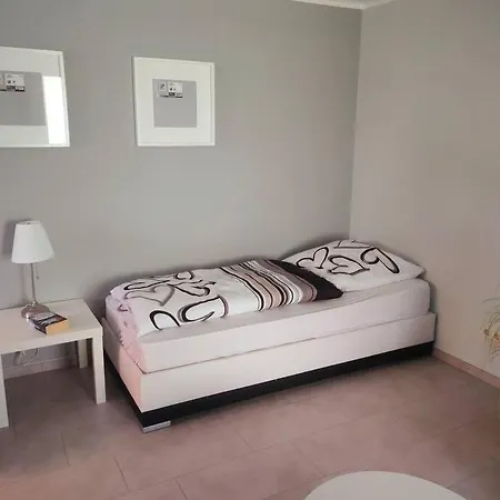 In Leckwitz Bei Nuenchritz Wacker, Elbradweg * Nunchritz