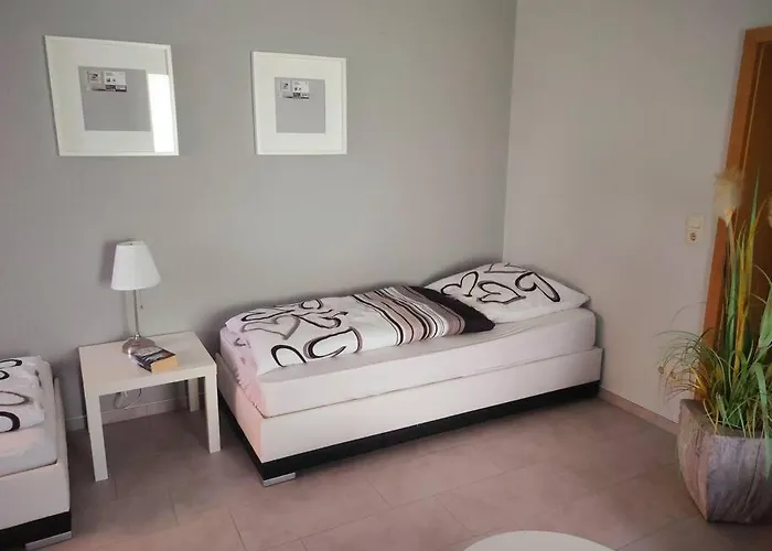 In Leckwitz Bei Nuenchritz Wacker, Elbradweg * Nunchritz